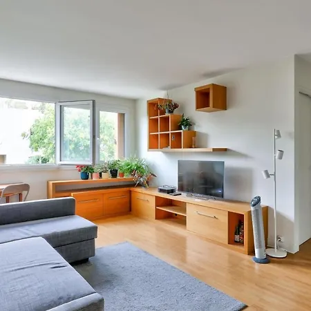 For 3 - 19e Apartment
